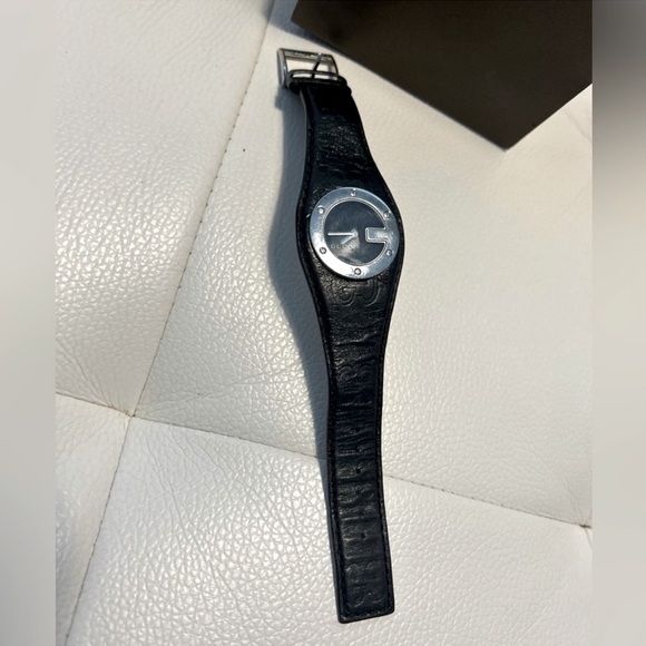 GUCCI watch authentic!!! - Picture 5 of 7